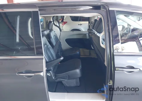 2018 Chrysler Pacifica Limited z USA, uszkodzony, nr VIN 2C4RC1GG5JR357785